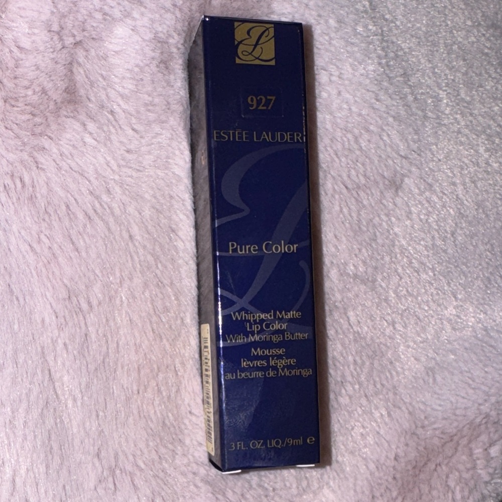 🆕Estée Lauder Red Lipstick with Gold Accent🆕